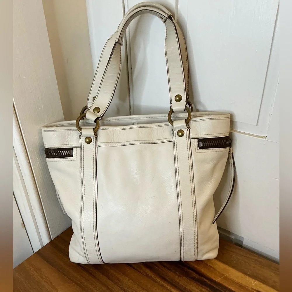 Coach Cream Leather Tote Bag - Picture 2 of 8